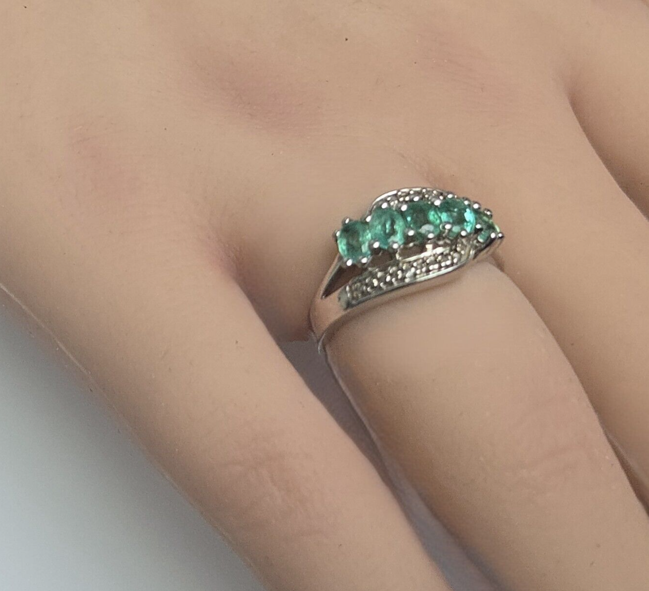 Silver Ring Green Emerald & Diamond Ring 925 Silver Hallmarked Ring Size L 1/2