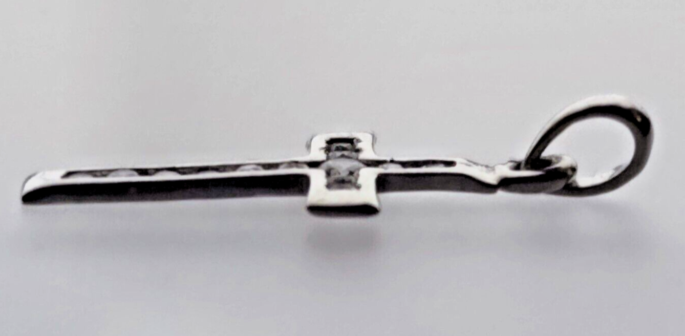 9ct White Gold Cross Pendant Cubic Zirconia Stones Size 29mm x 12mm Hallmarked