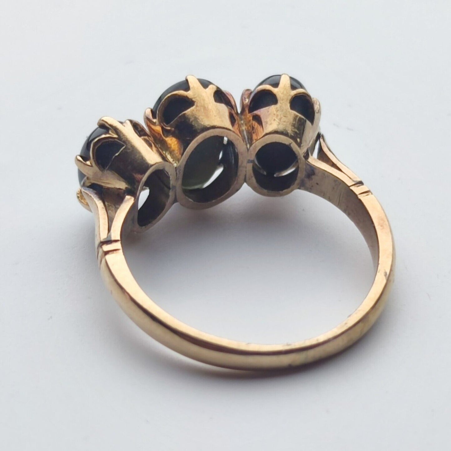 9ct Yellow Gold Sheen Obsidian Gemstones Three Stone Setting Ring Size: J