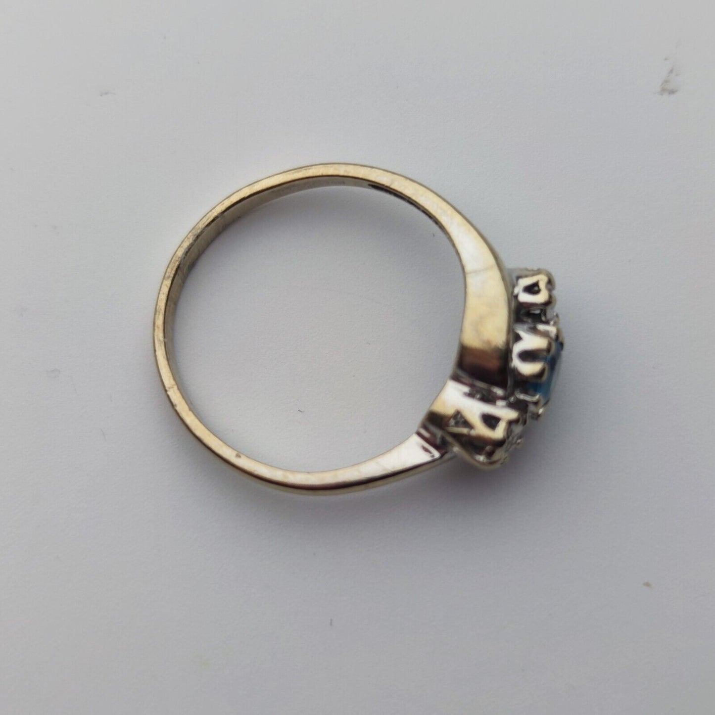 9ct Yellow Gold Ring Round Blue Topaz and White Diamonds Gemstones Ring Size: M