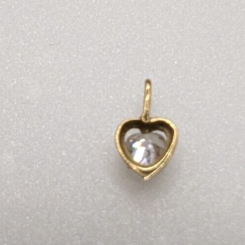 9ct Yellow Gold Heart Pendant Cubic Zirconia Stone Size: 13mm x 7mm