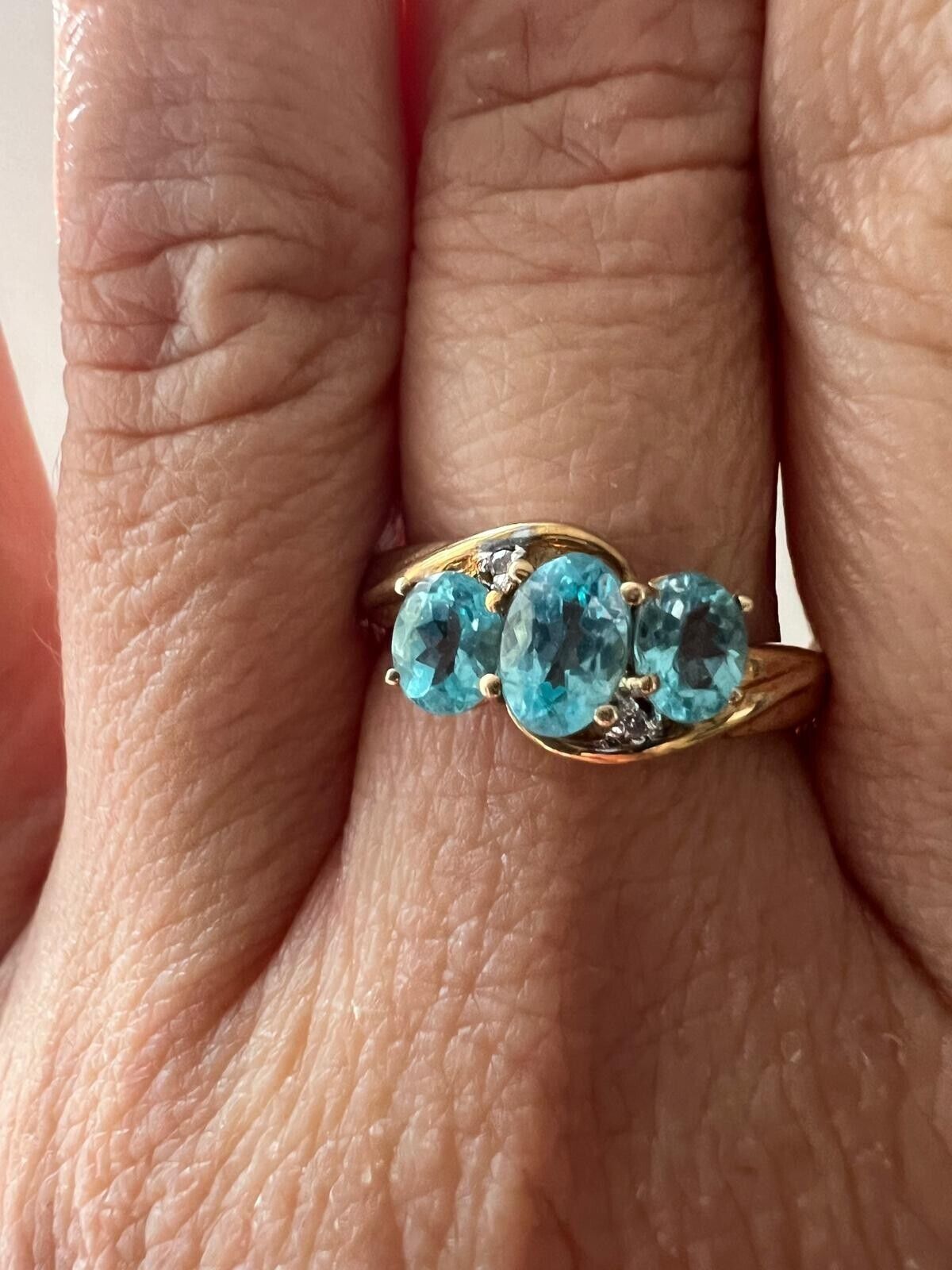 9ct Yellow Gold Ring Light Blue Oval Topaz and Diamond Gemstones Ring Size O