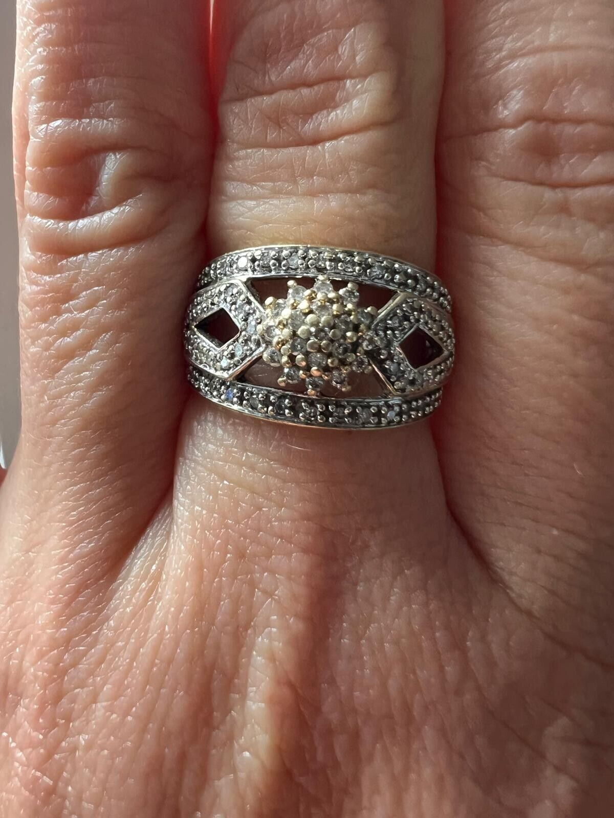 9ct Yellow Gold Ring Cluster of Diamonds Cluster Setting Dome Band Ring Size N