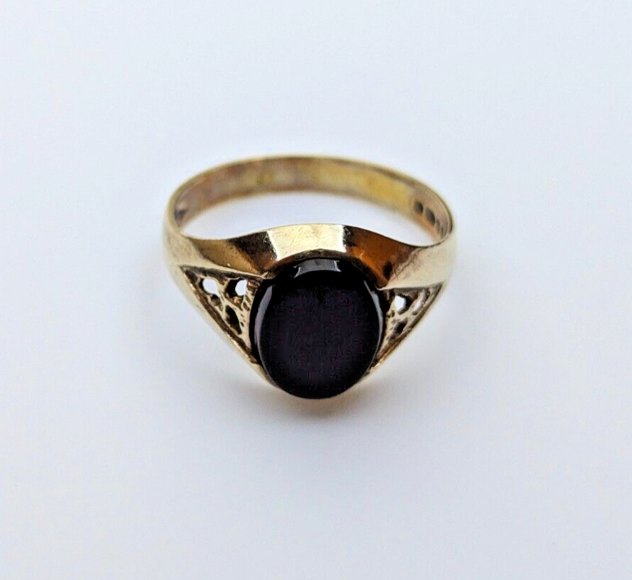 Men's 9ct Yellow Gold Signet Ring Black Onyx Hallmarked Ring Size O 1/2