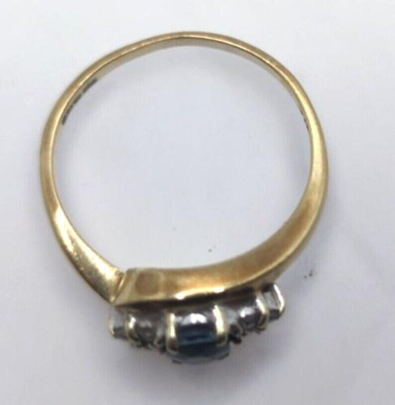 9ct Yellow Gold Ring Round Blue Topaz & Colourless Diamonds Ring Size L