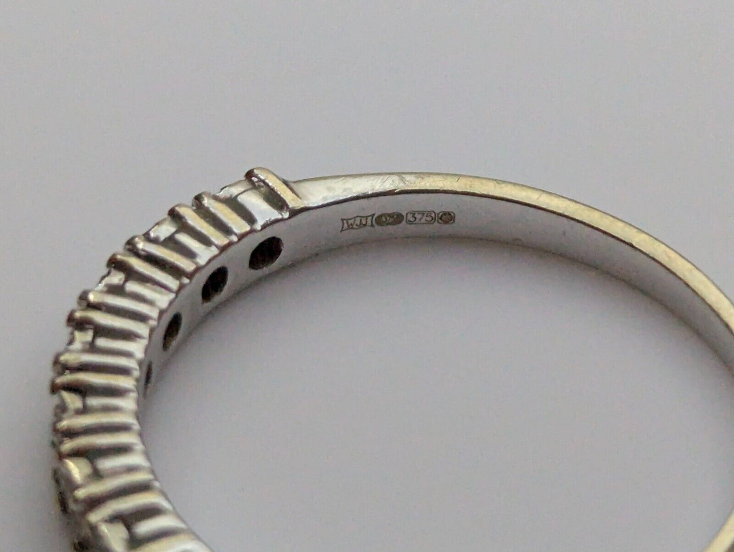 9ct Yellow Gold Ring Round Colourless Diamonds Prong Setting UK Ring Size P 1/2