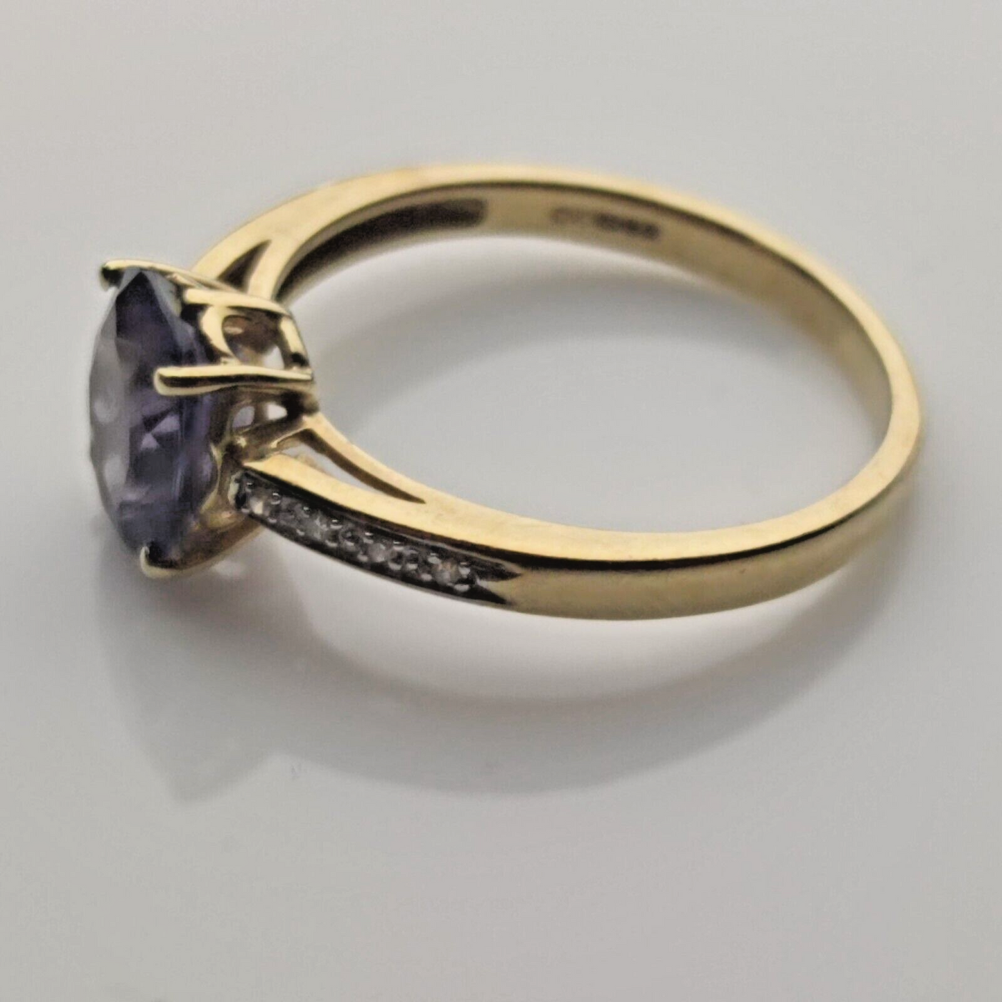 9ct Yellow Gold Ring Purple Iolite and White Diamond Gemstones UK Ring Size Q