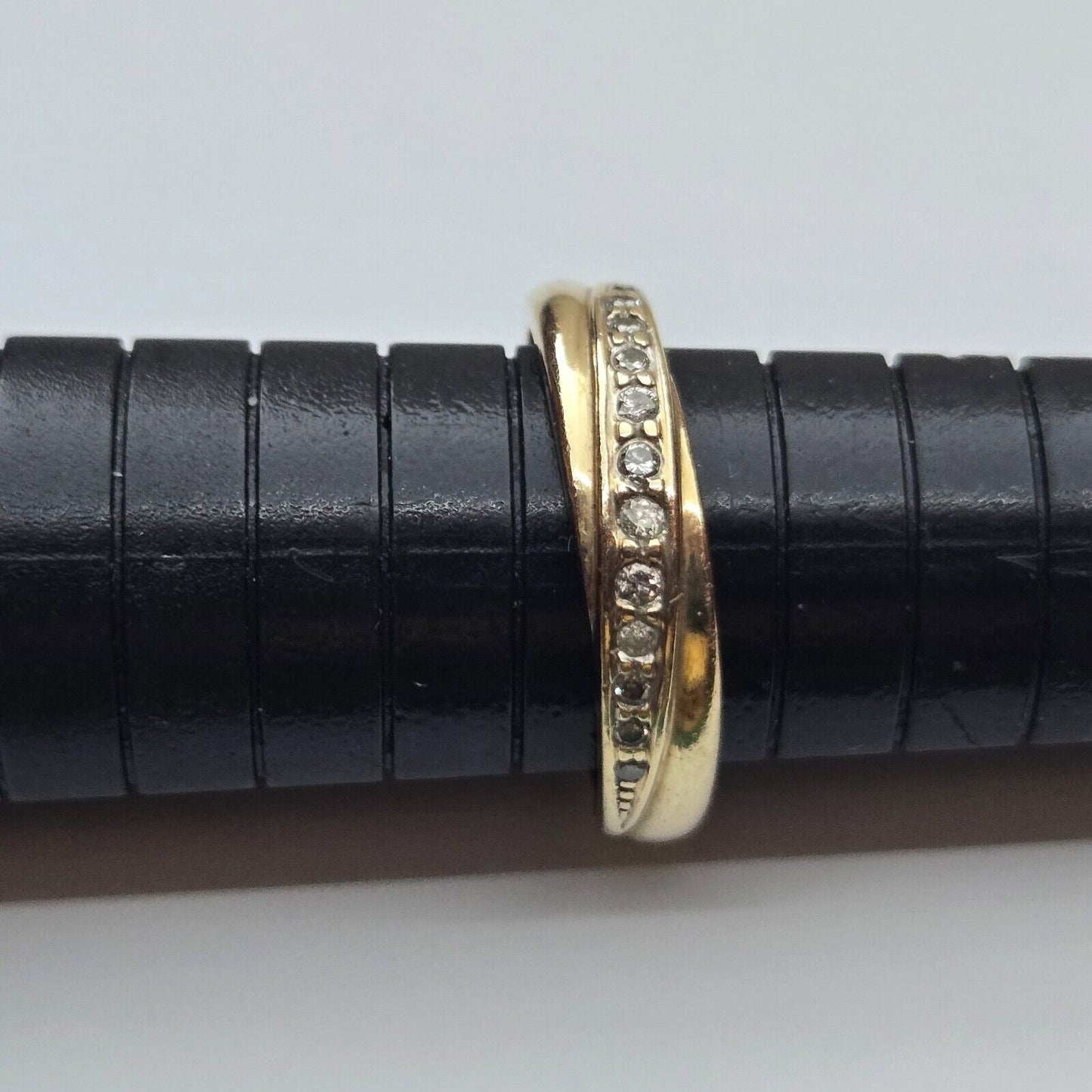 9ct Yellow Gold Ring Diamond s0.15 Carat Diamonds Crossover Band UK Ring Size N