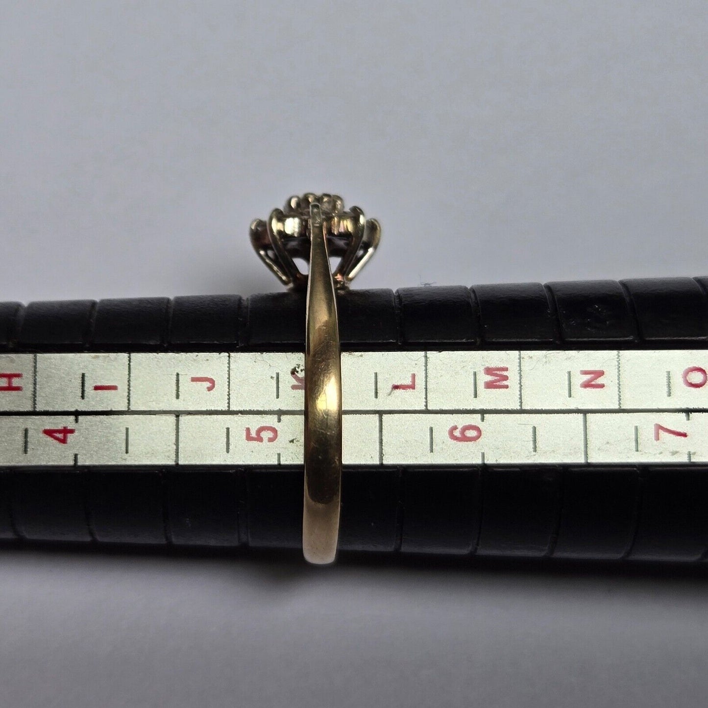 9ct Yellow Gold Diamonds x9 Prong Setting 375 Hallmarked Ring Size K