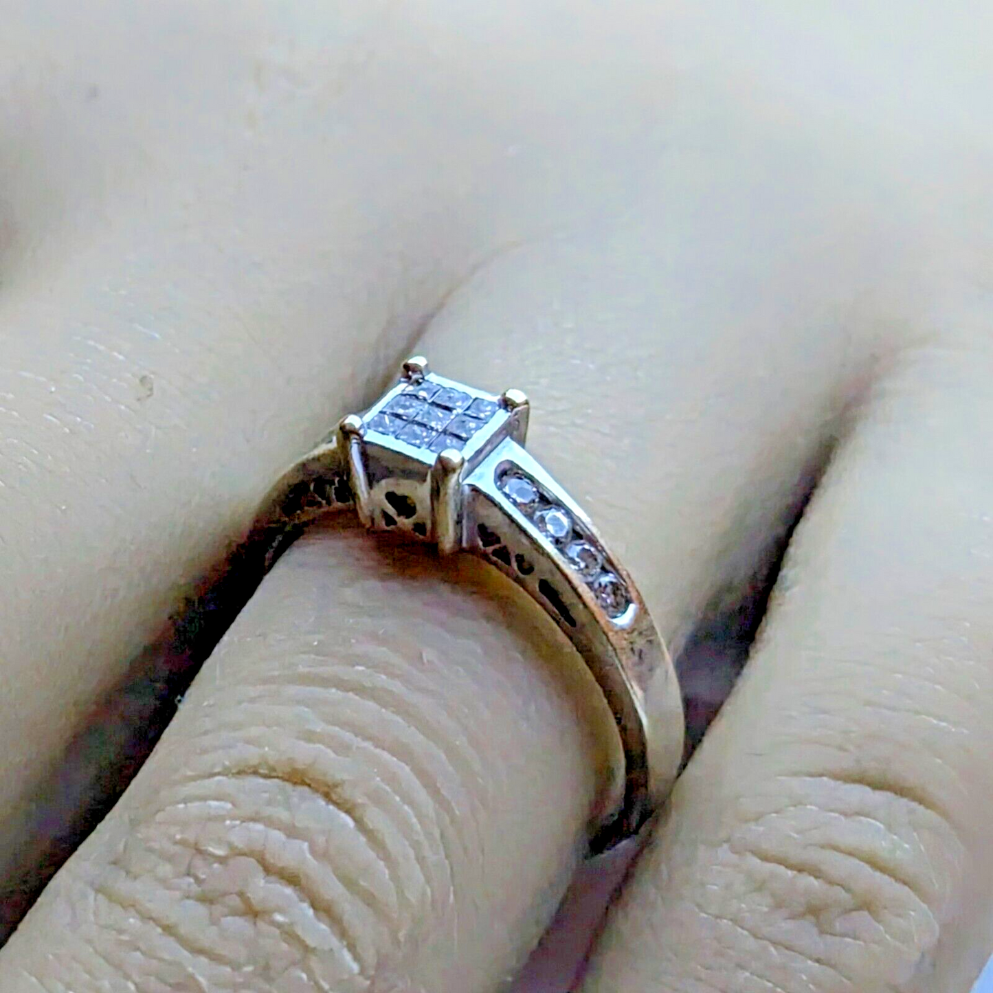 18ct White Gold Ring Colourless Diamond Gemstones Ring Size O 1/2