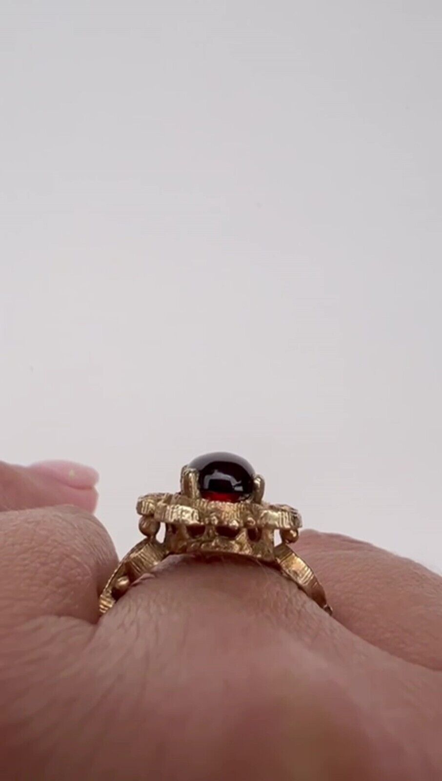 9ct Yellow Gold  Ring Garnet Cabochon Solitaire UK Ring Size M 1/2