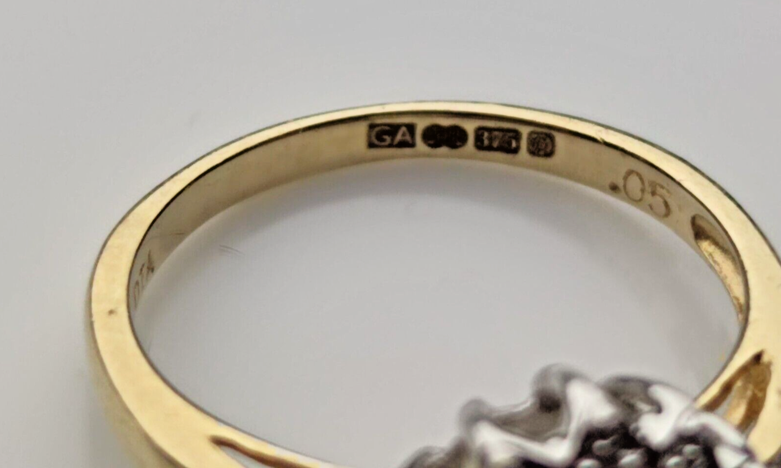 9ct Yellow Gold Ring Diamond 0.05ct Cluster Prong Setting UK Ring Size L