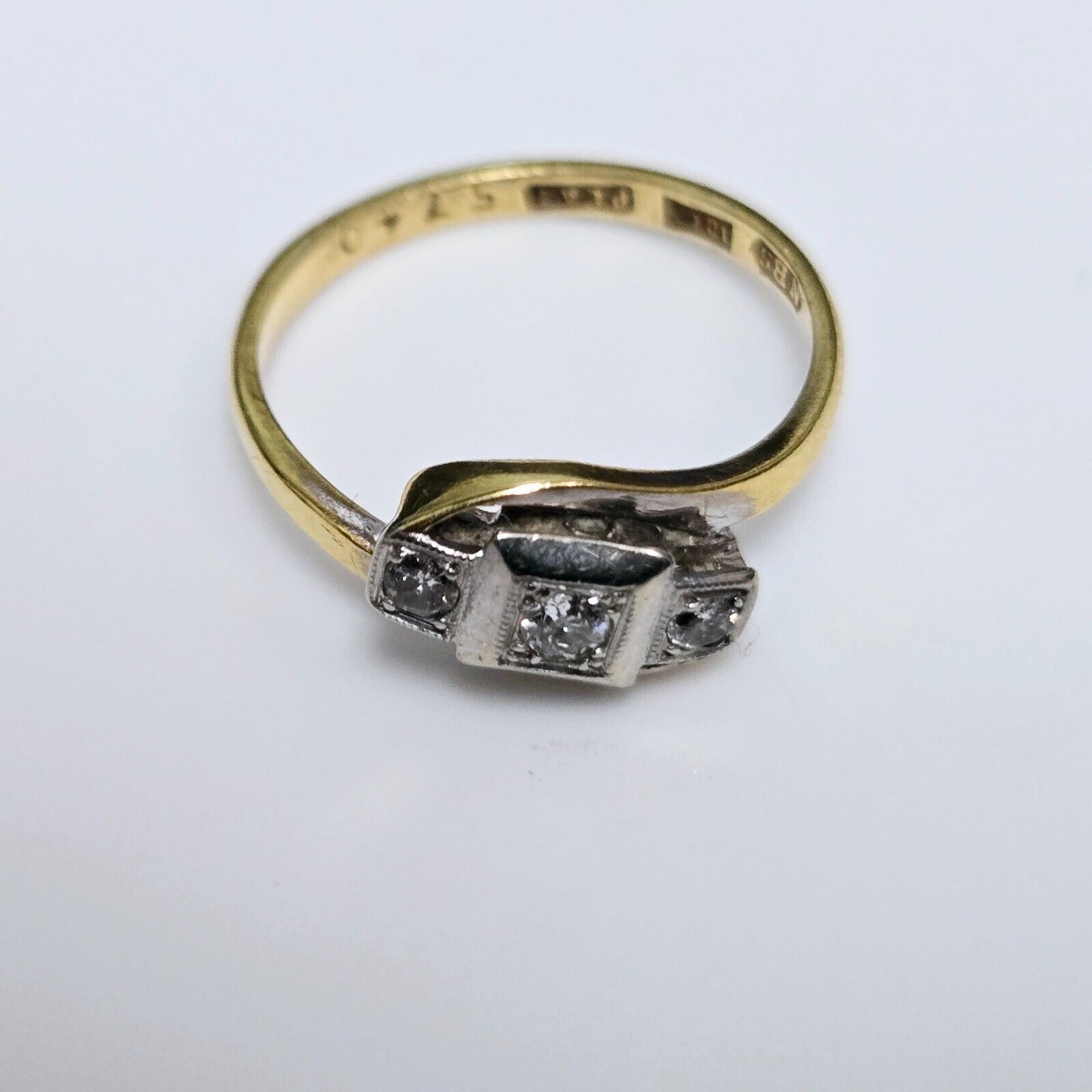 18ct Yellow Gold & Platinum Ring Diamond Three Stone Setting UK Ring Size K 1/2