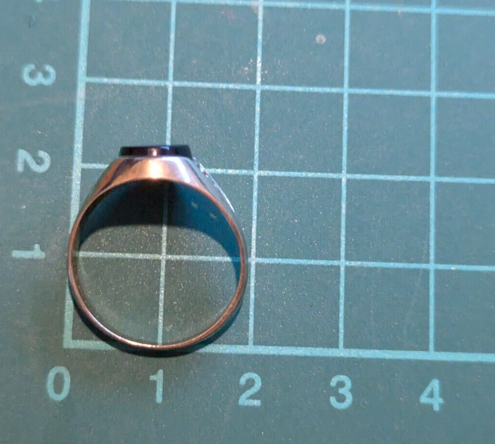Men's 9ct Yellow Gold Signet Ring Black Onyx Hallmarked Ring Size O 1/2