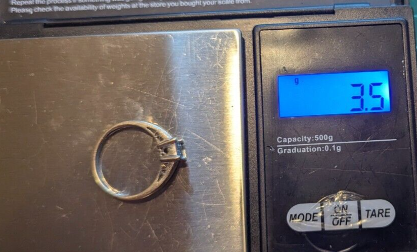 18ct White Gold Ring Colourless Diamond Gemstones Ring Size O 1/2