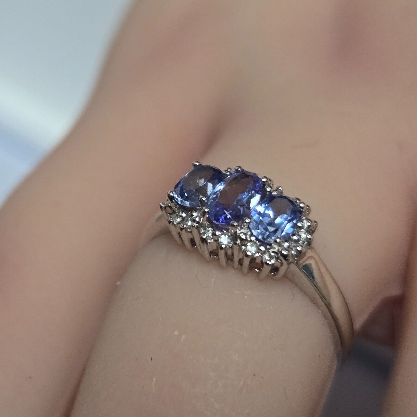 9ct White Gold Ring Blue Tanzanite and Diamonds Prong Setting Ring Size J 1/2