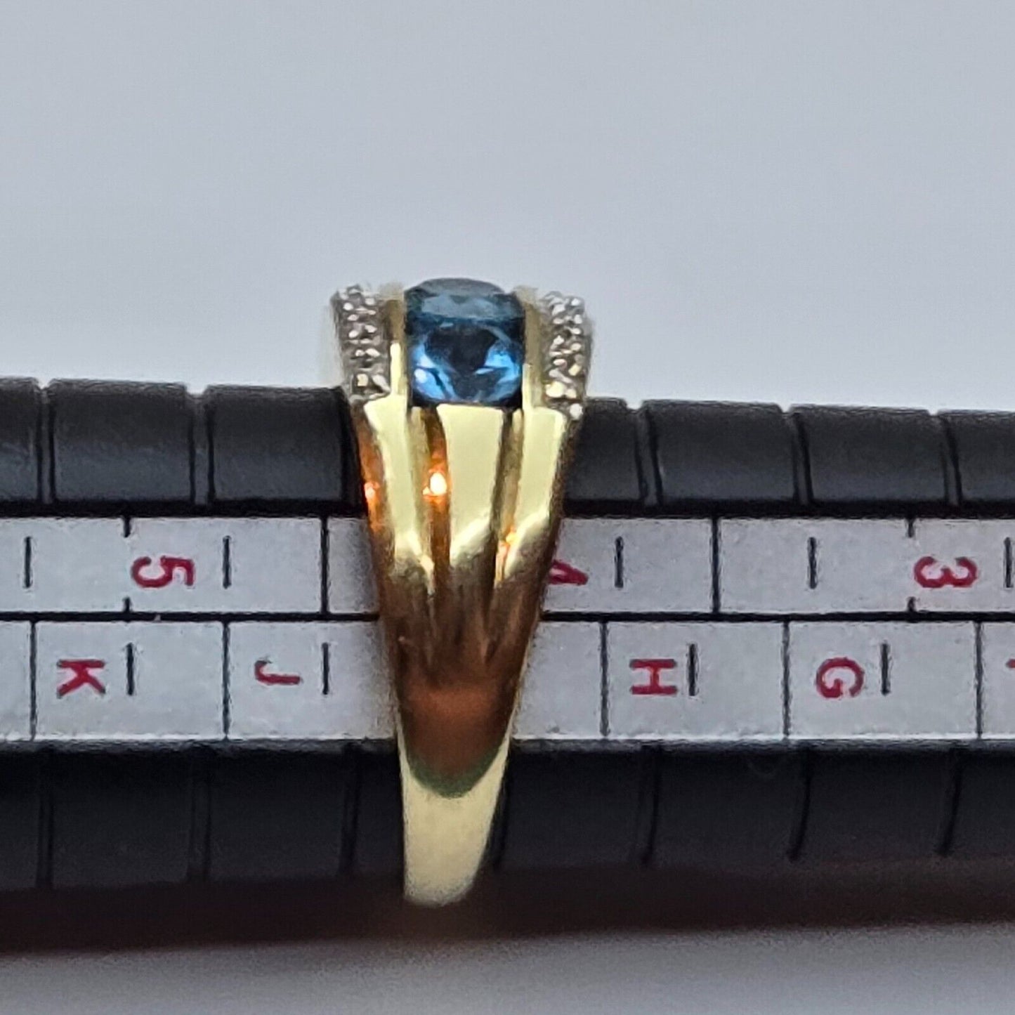 9ct Yellow Gold Ring Blue Topaz and Colourless Diamond Gemstones Ring Size I