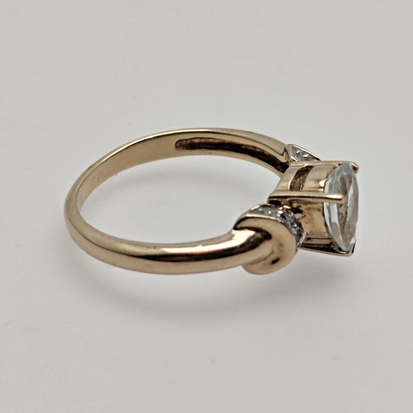 9ct Yellow Gold Ring Aquamarine and Diamond Stones UK Ring Size N 1/2