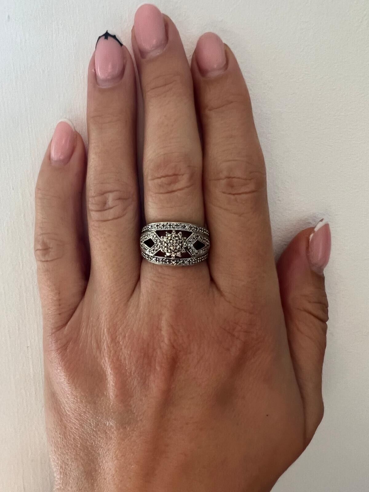 9ct Yellow Gold Ring Cluster of Diamonds Cluster Setting Dome Band Ring Size N