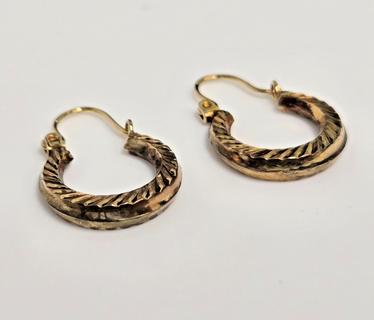 9ct Yellow Gold Patterned Hoop Earrings Full Hallmark 9ct Size: 13mm x 20mm