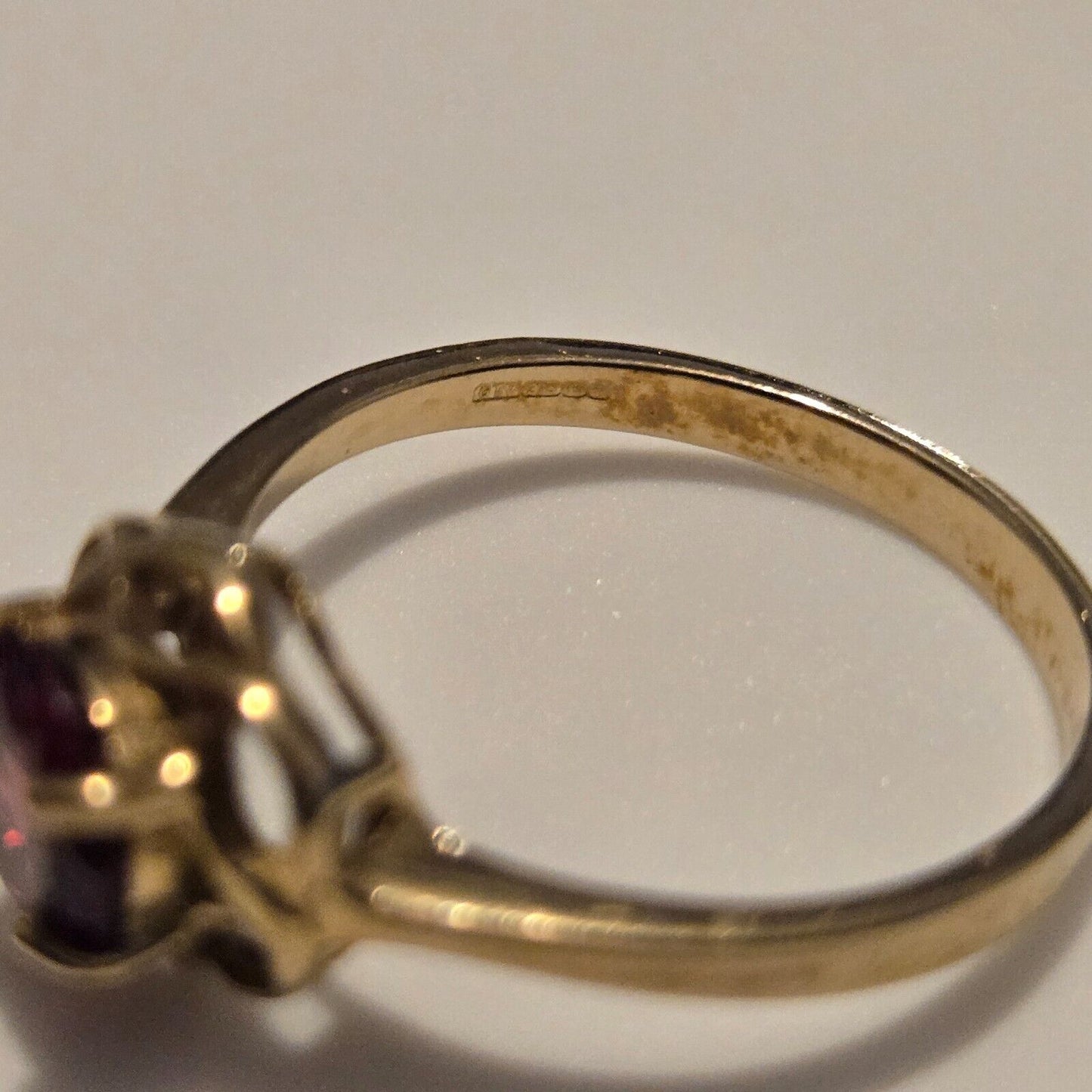 9ct Yellow Gold Ring Round Red Garnet Prong Setting Ring Size N 1/2