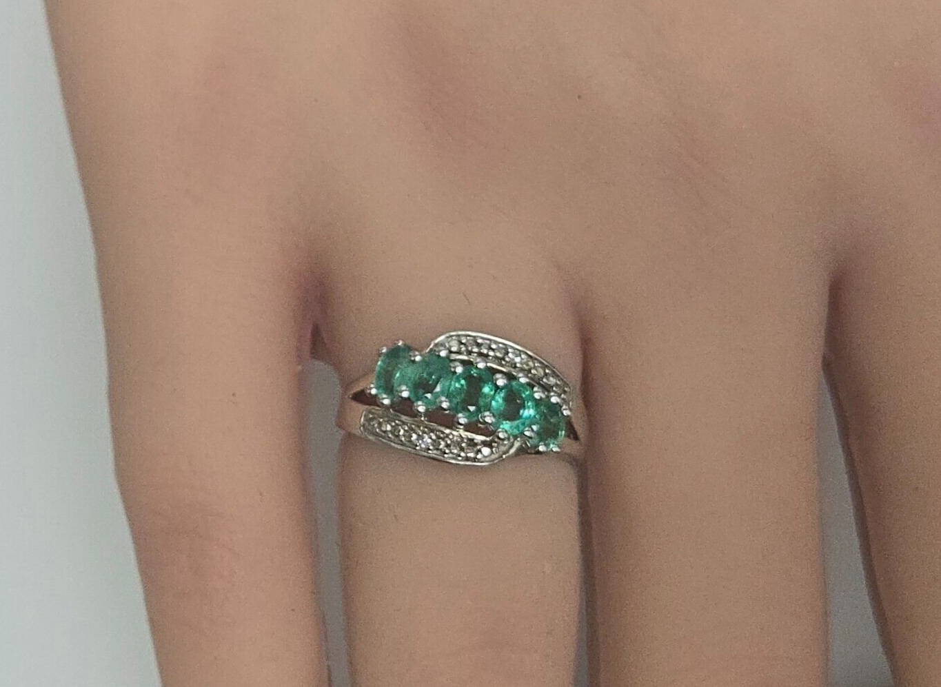 Silver Ring Green Emerald & Diamond Ring 925 Silver Hallmarked Ring Size L 1/2