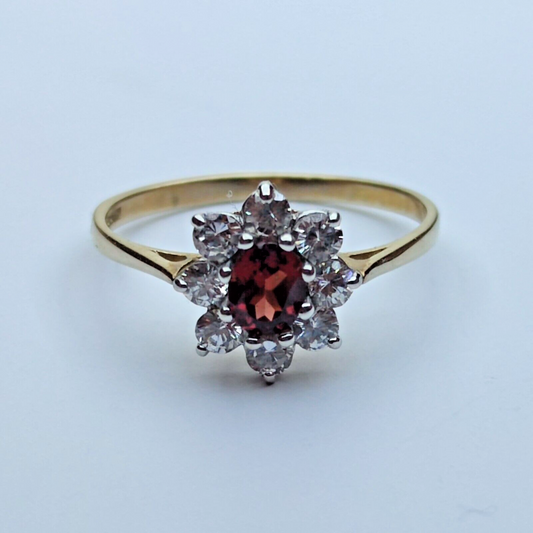 9ct Yellow Gold Ring Oval Red Garnet Gemstones Prong Setting UK Ring Size Q