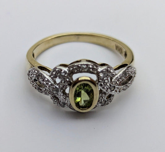 9ct Yellow Gold Ring Green Peridot & Colourless Diamond Stones Ring Size N 1/2