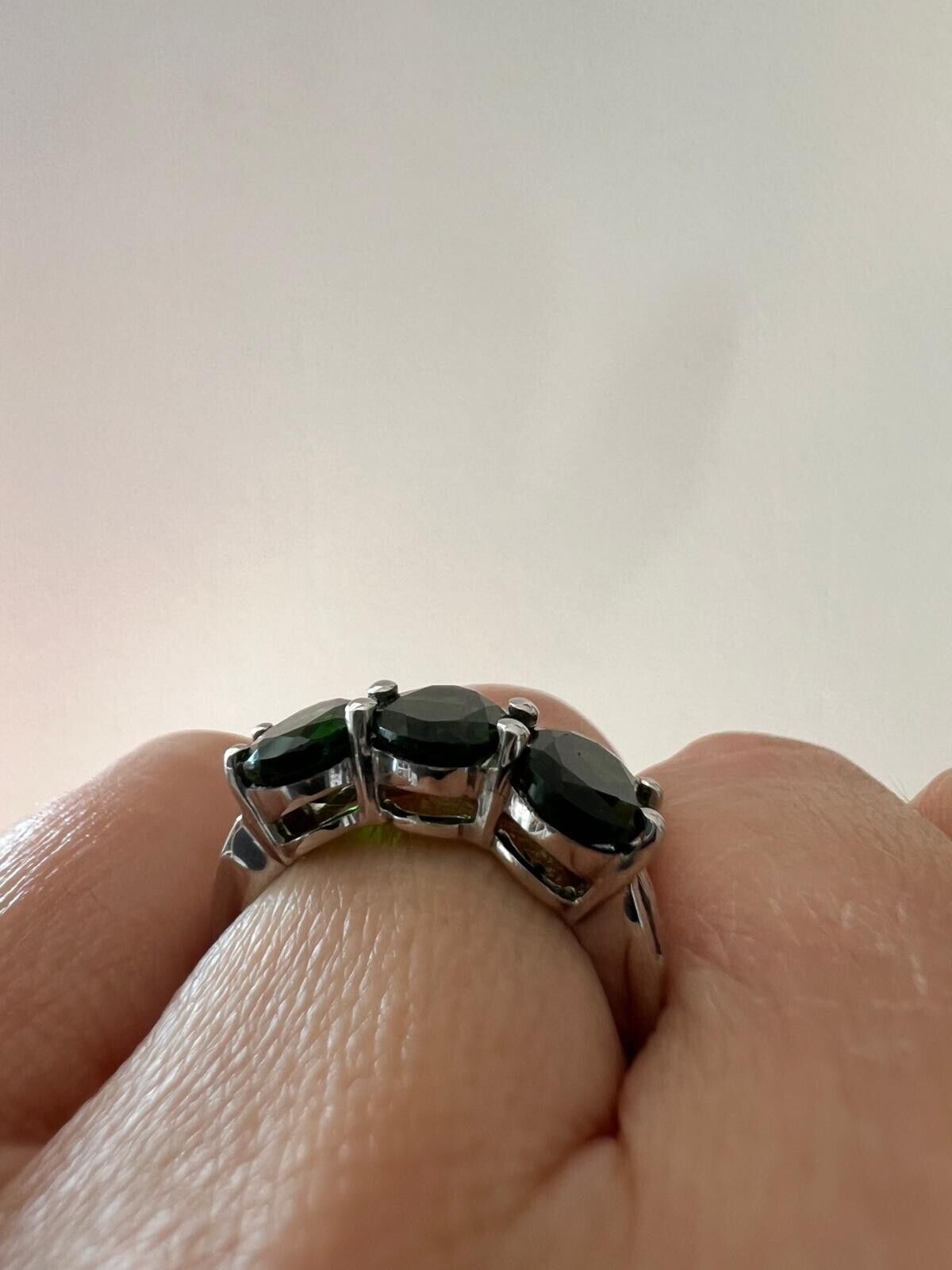 9ct White Gold Ring Green Diopside Three Stone Setting Ring Size K 1/2