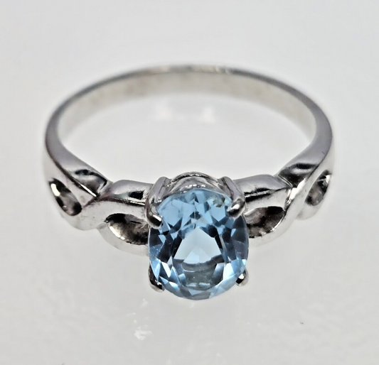 18ct White Gold Ring Blue Oval Aquamarine Prong Setting Ring Size N 1/2