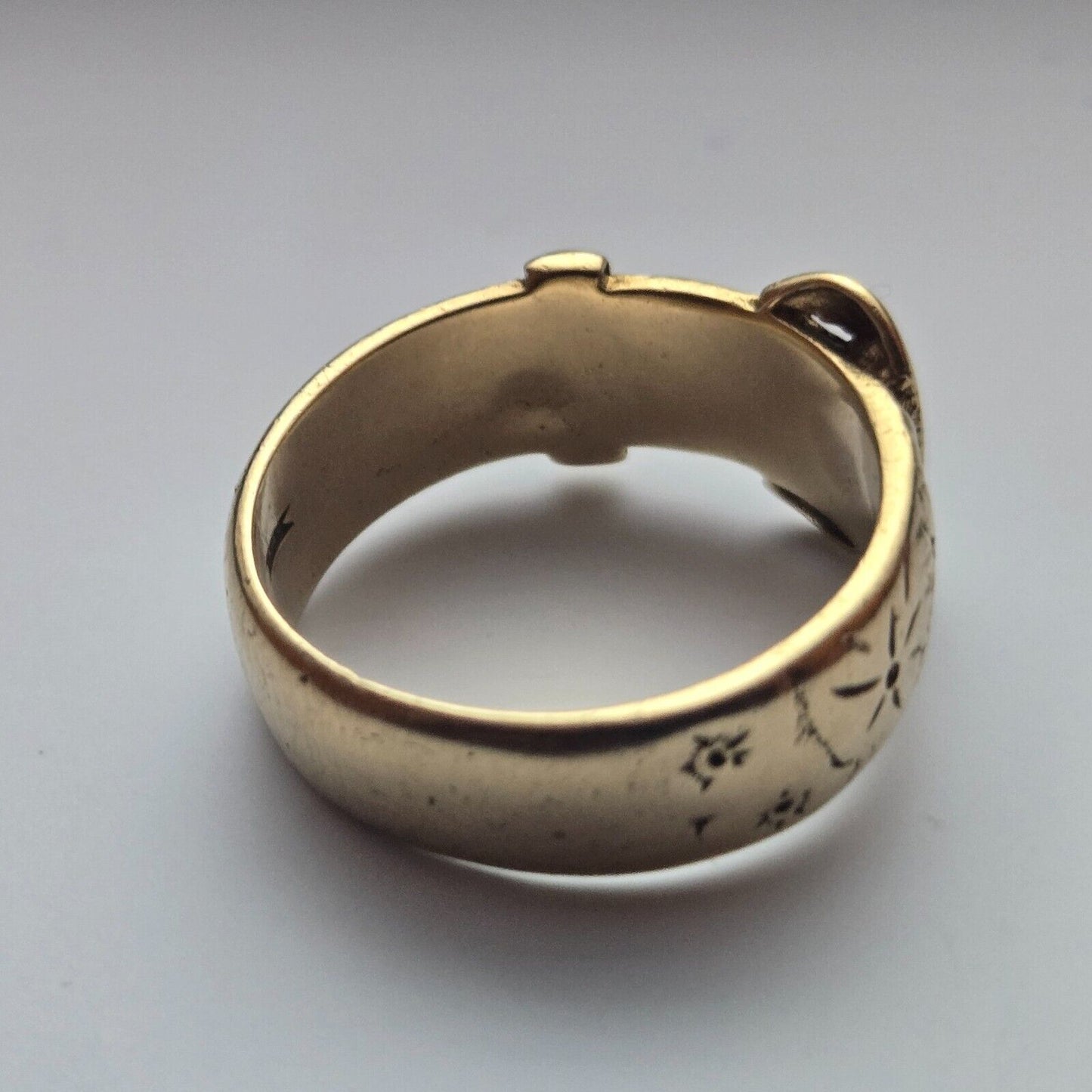 9ct Rose Gold Ring Belt Buckle Prong Buckle Tongue Weight: 8.6g UK Ring Size V