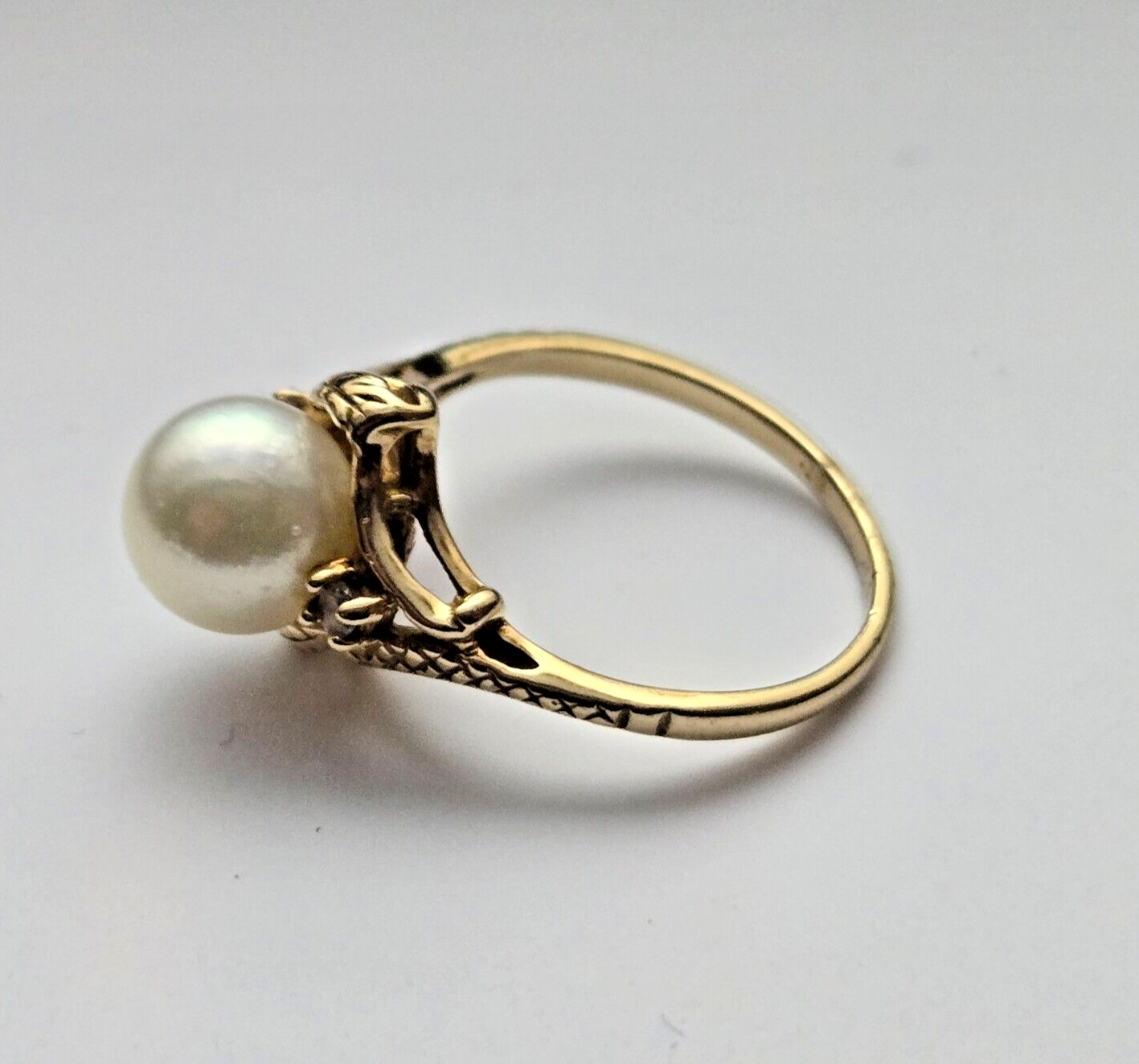 9ct Yellow Gold Ring White Pearl Prong Setting Statement Ring Size J