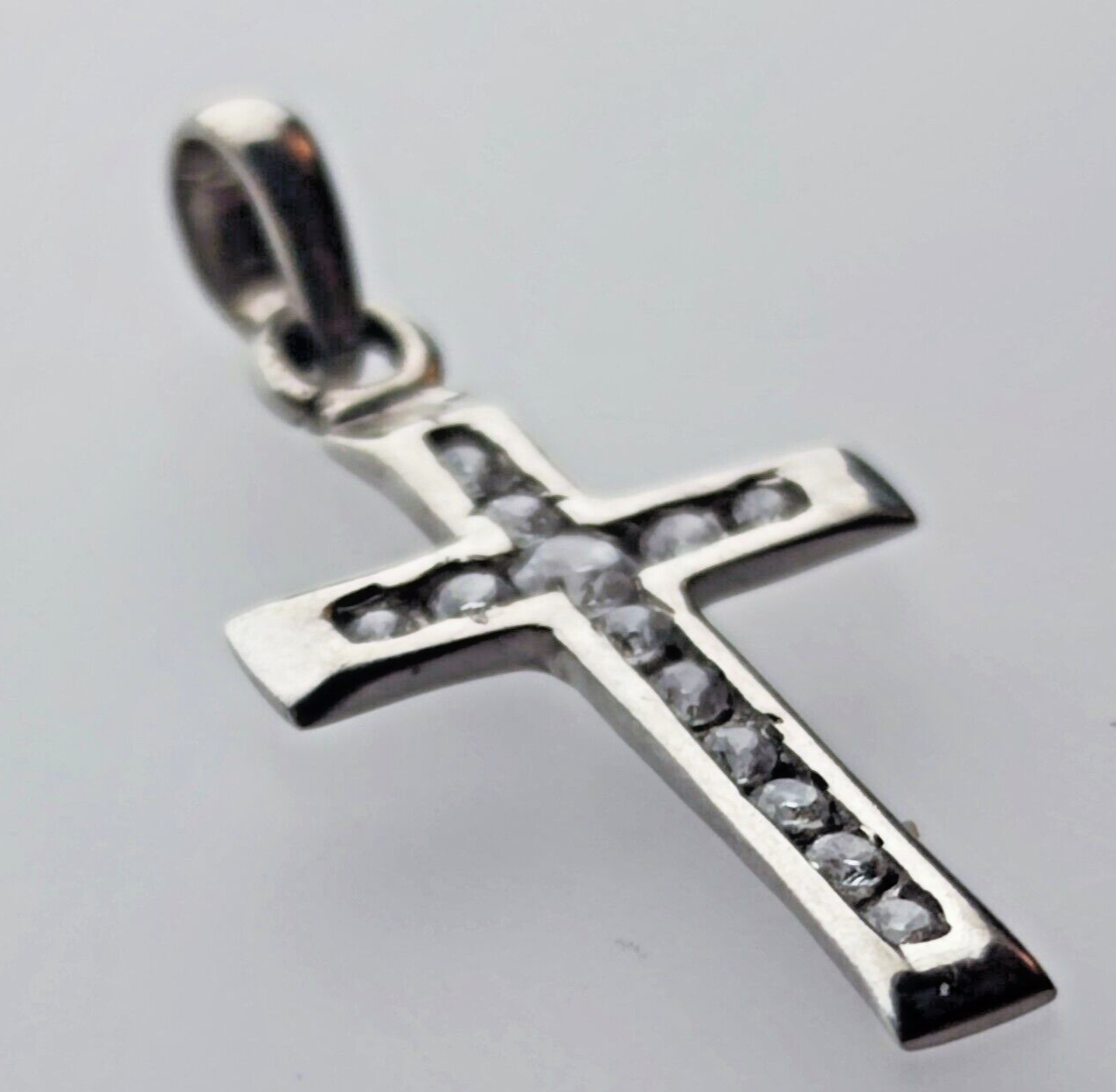 9ct White Gold Cross Pendant Cubic Zirconia Stones Size 29mm x 12mm Hallmarked
