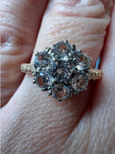 9ct Yellow Gold Ring Round Spinel Cluster Prong Setting UK Ring Size N 1/2