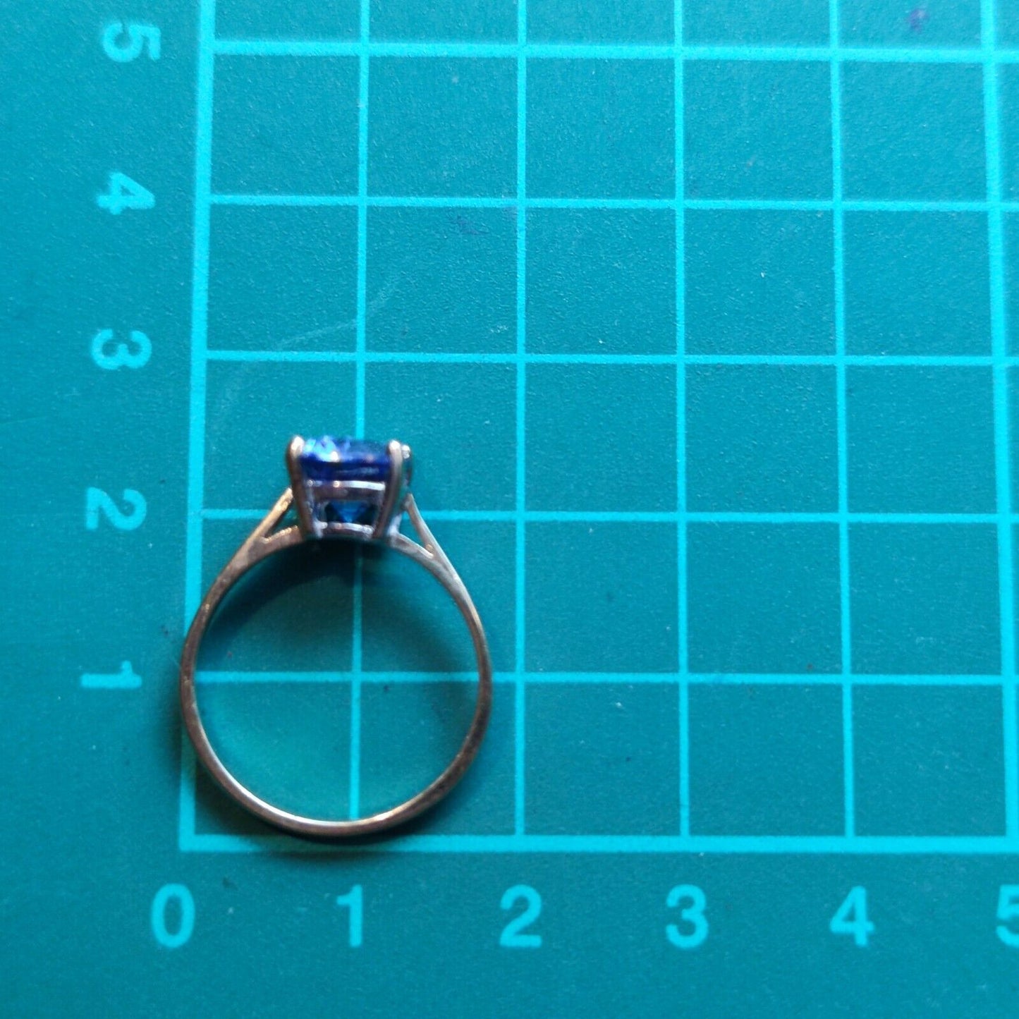 9ct Yellow Gold Ring  Oval Blue Cubic Zirconia Prong Setting UK Ring Size M