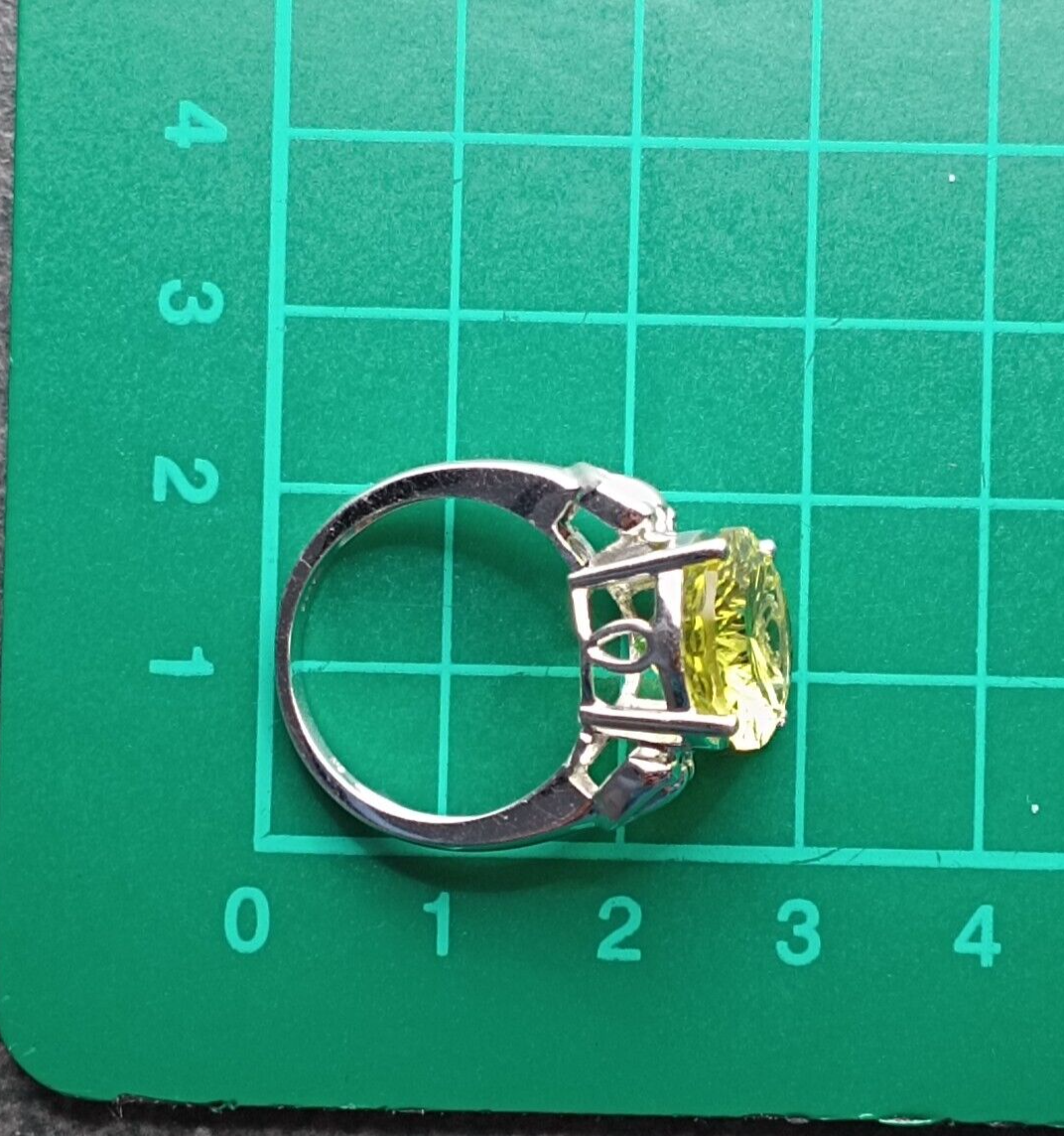 9ct White Gold Ring Oval Yellow Citrine Statement Ring Size O 1/2