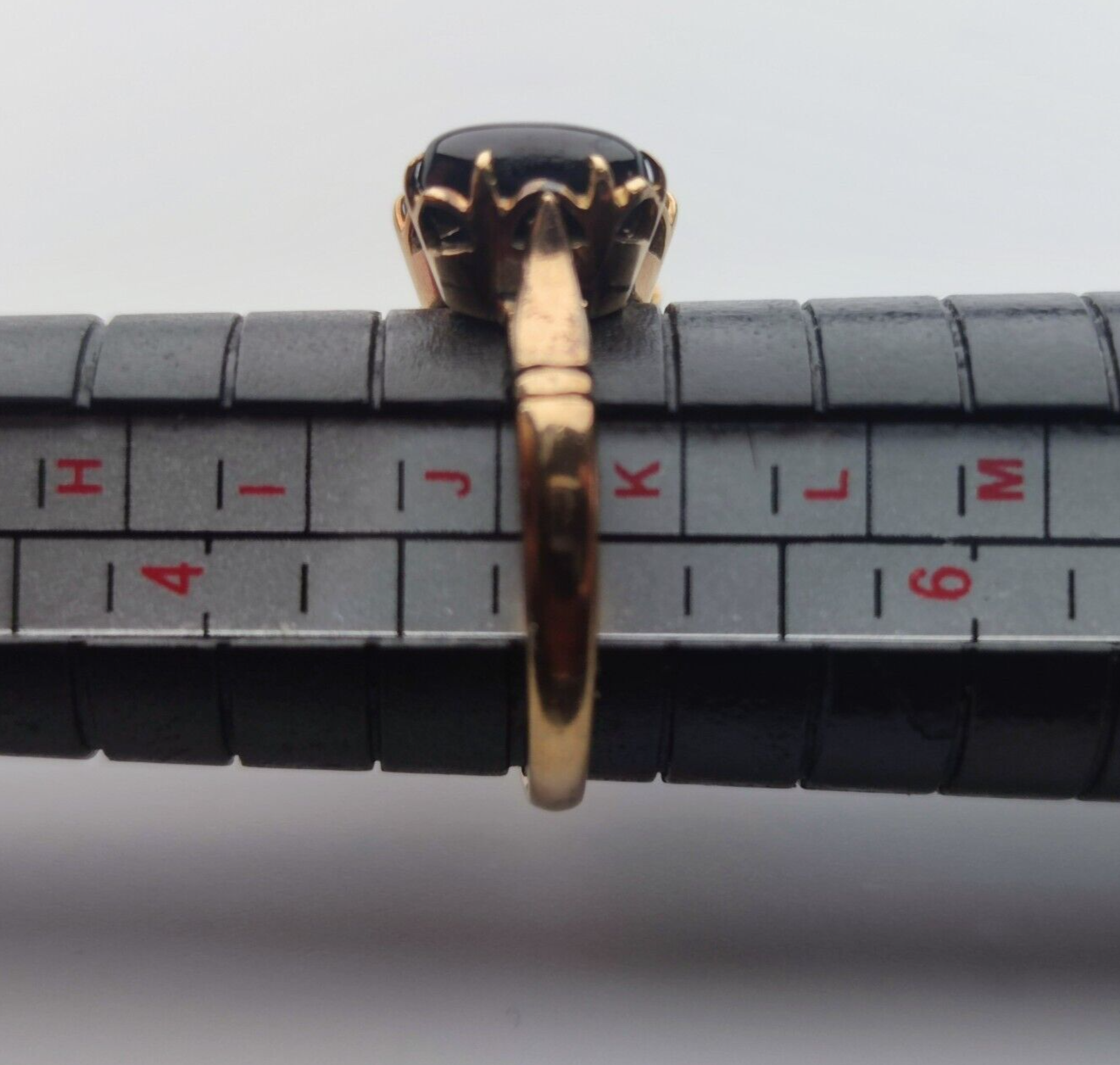 9ct Yellow Gold Sheen Obsidian Gemstones Three Stone Setting Ring Size: J