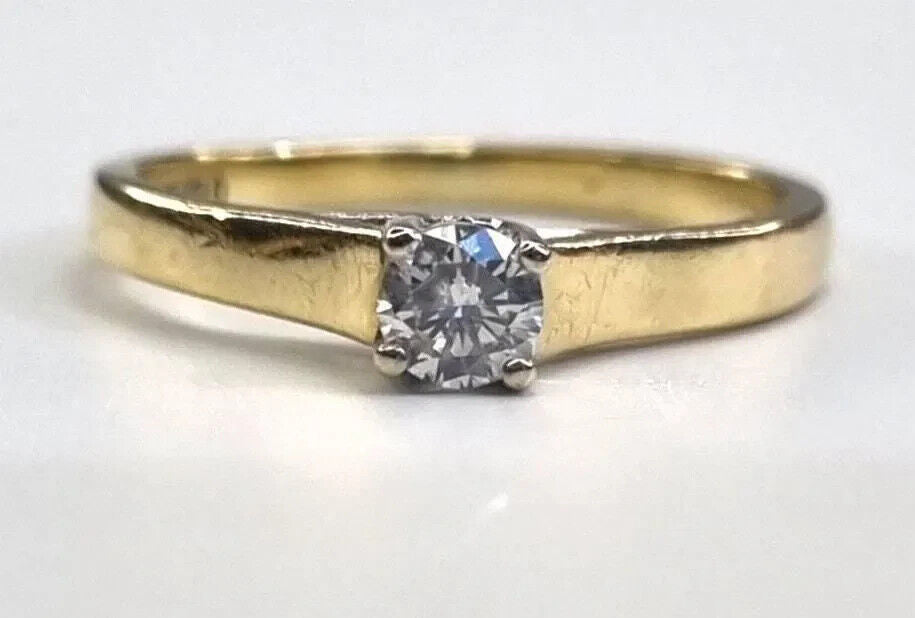 18ct Gold Ring Solitaire Diamond 0.25ct Diamond Weight UK Ring Size O