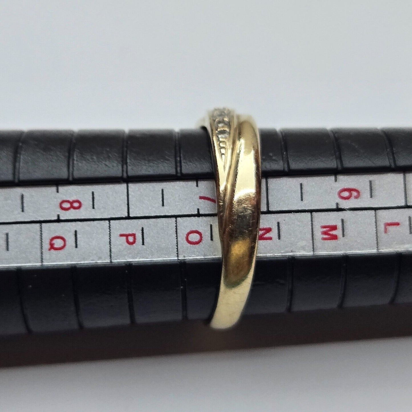 9ct Yellow Gold Ring Diamond s0.15 Carat Diamonds Crossover Band UK Ring Size N